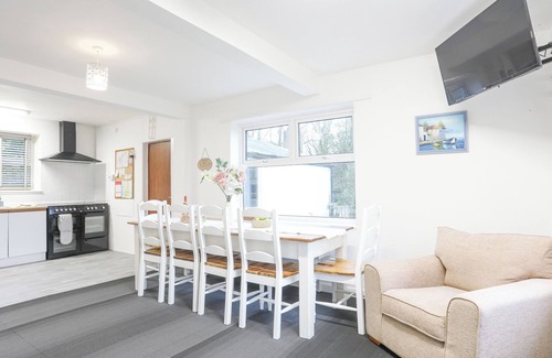 Rhyd-y-clafdy Cottage | TAL ERYR, pet friendly, country holiday cottage in Trefor