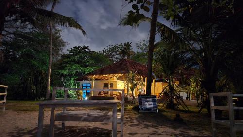 Talalla Villa | Talalla Beach Bungalows