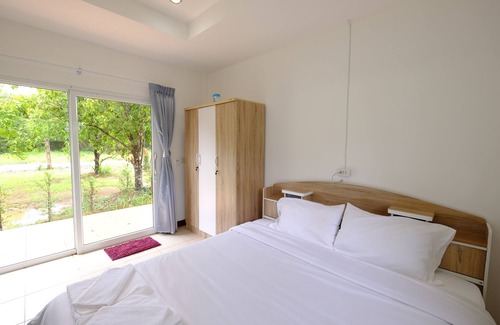 Sakon Nakhon Hotel | Tamarind Resort
