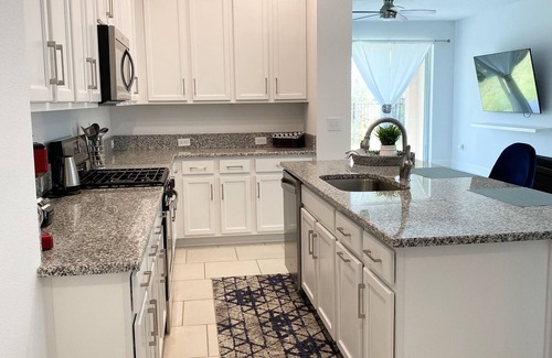 Ruskin House | Tampa Bay Apollo Beach new house full amentities!