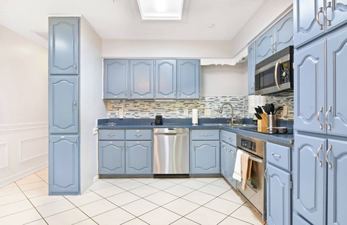 Lake Magdalene House | Tampa Escape, Lush Gardens, Pet-Friendly, 4BR Oasis - Tampa vacation rental