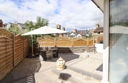 Welshpool Cottage | TAN Y DDOL, family friendly, with open fire in Llanfair Caereinion
