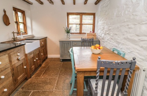 Glyndyfrdwy Cottage | TAN Y GARTH COTTAGE, pet friendly, with open fire in Llangollen
