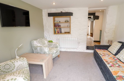 Llangynog Cottage | TANAT COTTAGE, pet friendly, character holiday cottage in Llangynog