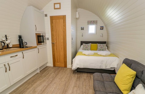 Llanfyllin Cottage | TANAT, romantic, character holiday cottage in Llanfyllin