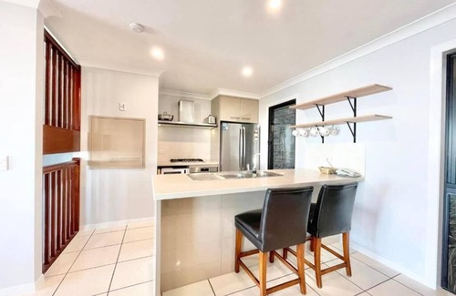Brisbane Waterfront House | Tangalooma Hilltop : SUNSETS ON MORETON Moreton island