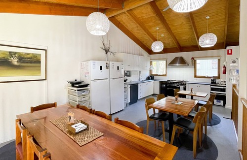 Baw Baw Village Cabin | Tanjil Creek lodge - (Whole Lodge 1-4) Luxury in the Alps
