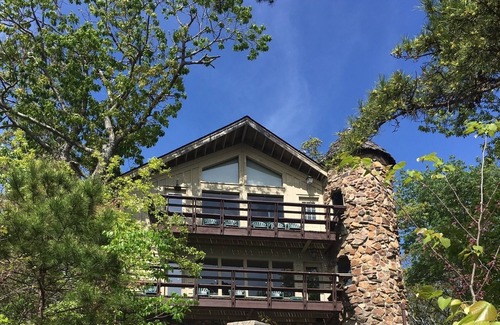 Drasco House | Tannenbaum Cabin on Greer Ferry Lake