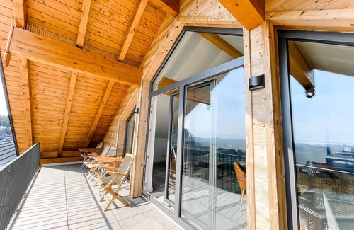 Bodolz Apartment | TANTE IDA'S Suite with unique lake and mountain views