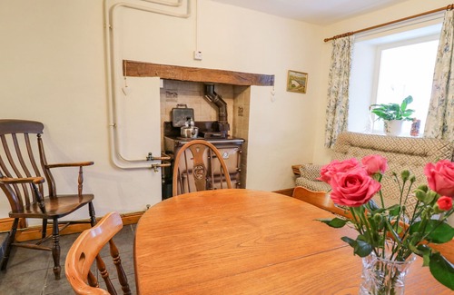 Builth Wells Cottage | TANYRALLT FARM, pet friendly, with a garden in Llanafan Fawr