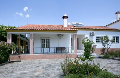 Barretos Cottage | Tapada da Beirã - Private Room in House