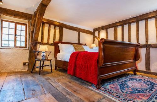 Ipswich House | Taper House - Cosy Medieval Cottage