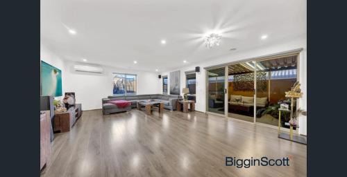 Tarneit House | Tarneit Treasure