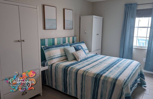 Saint James City Cabin | Tarpon @ 2 Fish Inn with Pool and Dockage on Pine Island