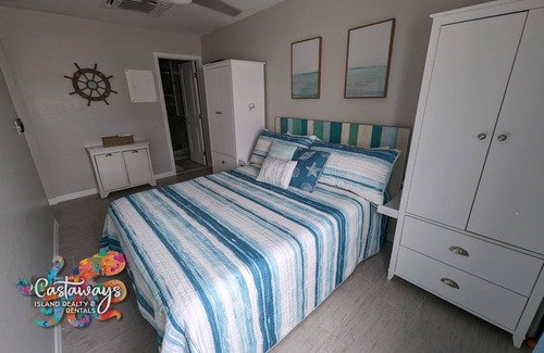 Saint James City Cabin | Tarpon @ 2 Fish Inn with Pool and Dockage on Pine Island