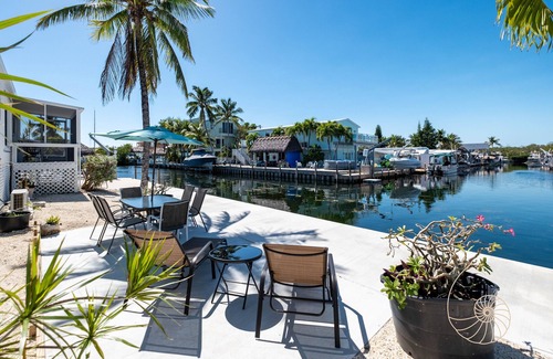 Key Largo Village House | Tarpon Basin Breeze ~ Quaint 2 Bed, 1.5 Bath Canal Home in Key Largo