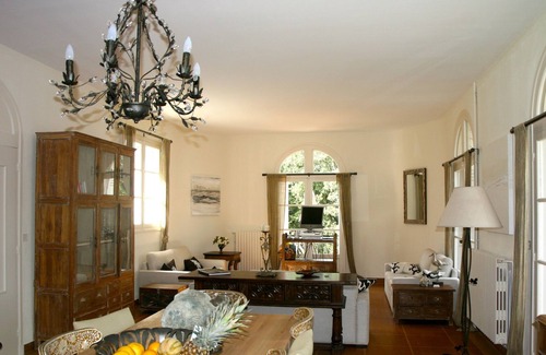 Meschers-sur-Gironde Villa | Taste of Seaside France from Luxury Cliff-Top Villa near Bordeaux & La Rochelle