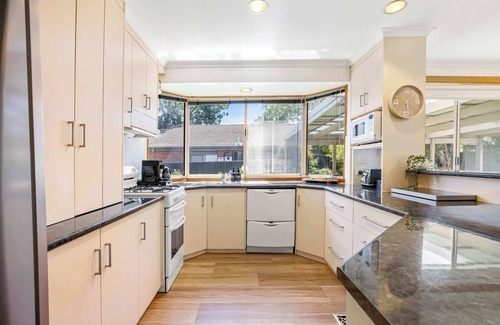 Alfredton House | Tasteful 3BR On Towong, Alfredton