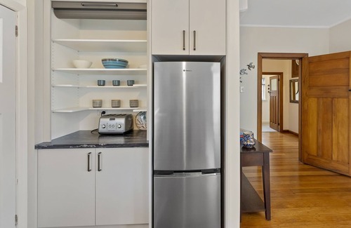 Nelson South House | Tasteful on Tasman Sunny Bungalow in the Wood