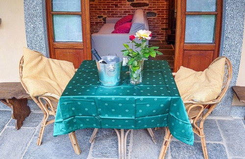 Cannobio Apartment | Tastefully furnished 1-room apartment with terrace and private garden