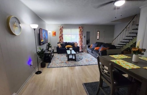 Euclid House | Tastefully Furnished 3bd @Euclid