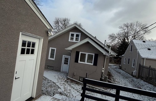 Robbinsdale House | Taurus Rising ~ Entire Home