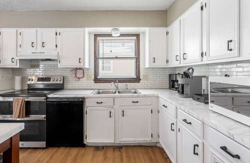 North Central Omaha House | Taylor. Serene pet friendly home. No pet fee!