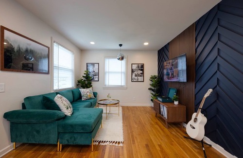 Woodbine House | Taylor Swift Eras Inspired Home-10 min to Broadway Sleeps 10