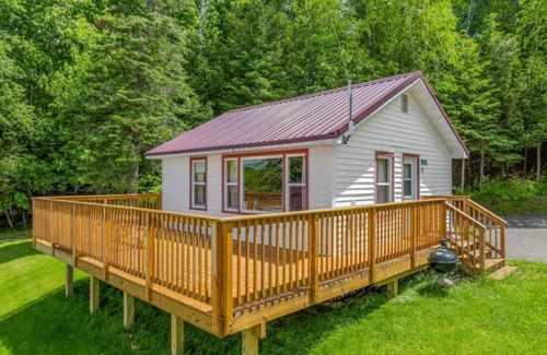 Phelps Cabin | TB5 Thunder Bay Resort Cabin5