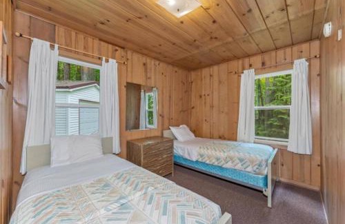 Phelps House | TB8 Thunder Bay Resort Cabin 8