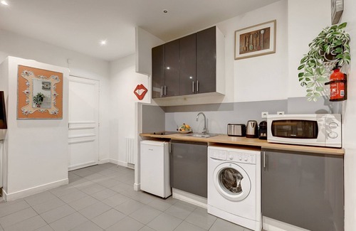 Quartier de la Folie-Mericourt Apartment | TBS 200 - Cosy apartment Quartier Oberkampf