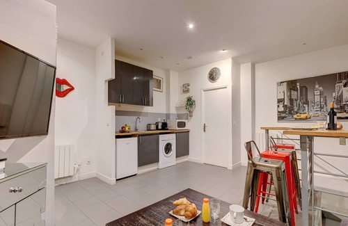 Quartier de la Folie-Mericourt Apartment | TBS 200 - Cosy apartment Quartier Oberkampf