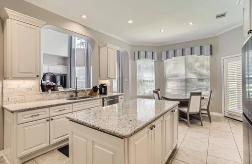 Porter House | TCH - Luxury 4bd/3ba in Kingwood Area with Office