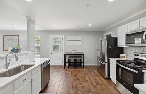 Elmo House | TCH - Spacious 4bd/2.5ba in Rockwall w/Workspace