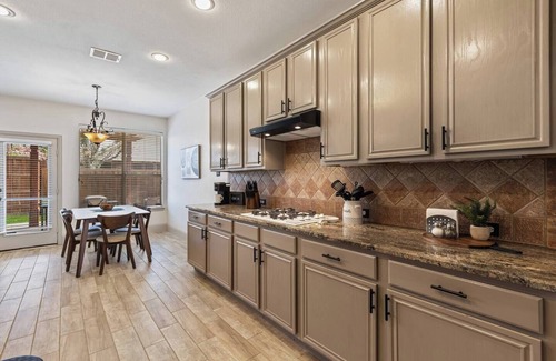 Flower Mound House | TCH - Spacious 4bd/2ba in Flower Mound w/Workspace