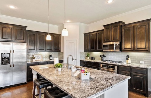 Keller House | TCH - Spacious 5bd/3ba in Fort Worth w/Workspace