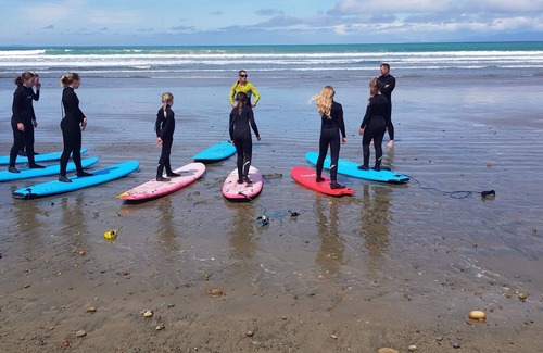 Riverton House | Te Moana - Fantastic Seaviews from relaxing beach bach, 2 mins walk to beach