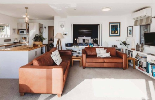 Bell Block Apartment | Te Moana Waterfront Luxury Apartment