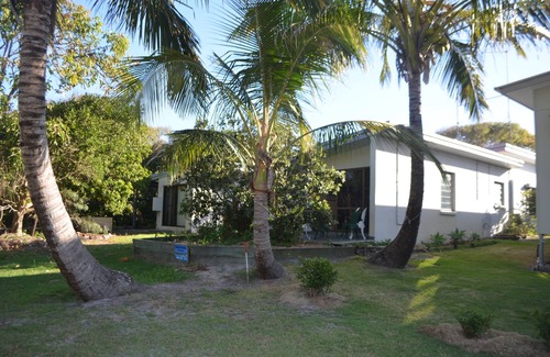 Noosa North Shore House | Teewah Hideaway-Beachhouse 100m to Beach on Teewah Beach Noosa North Shore