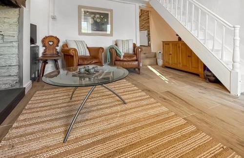 Ffestiniog House | Tegfryn Cottage