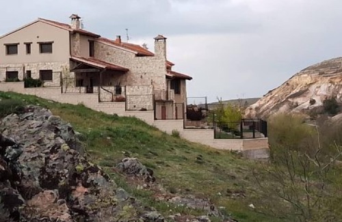 La Salceda Cottage | Tejada del Valle. Between Pedraza and Navafría. Sierra de Guadarrama Park.