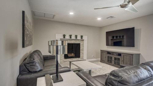 Tempe House | Tempe Remodel w Sparkling Pool and Game Room