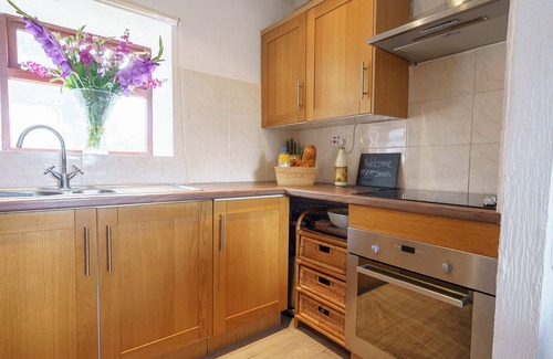 Thornhill Cottage | Templand - sleeps 6 in 3 bedrooms set in picturesque countryside with hot tub