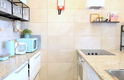 Espinho House | ten2twelve ❤️ 2 Min. walk to the Beach | 3 Bedrooms | Up to 9 P | Parking
