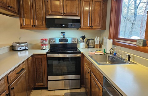 Lincoln House | Tennis, ski shuttle, pool & hot tub access, fireplace. L3102 by LRS