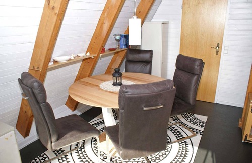 Damp House | Tent roof house with W-LAN - parking lot directly in front of the house - - very close to the beach