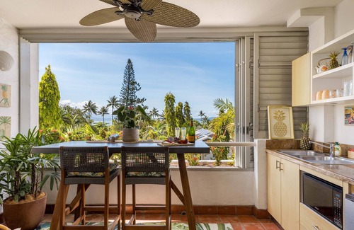 Port Douglas Apartment | Tequila Sunset - Perfect for 2 - Right in town - with a gorgeous view!
