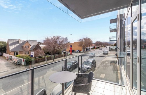 Victor Harbor Apartment | TERRACE 208 THE FRONTAGE LINEN & WIFI