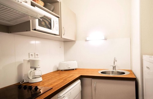 Ax-les-Thermes Apartment | Terrace, balcony, parking, tv, ski locker, 34m², Ax-Les-Thermes