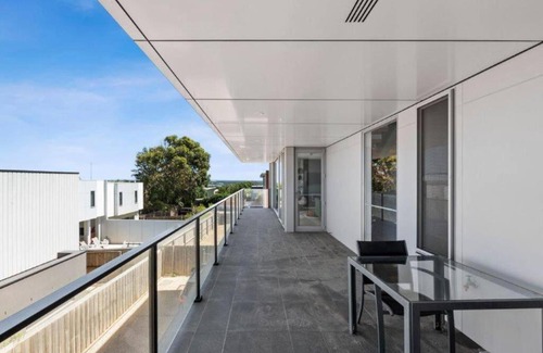Ocean Grove Apartment | Terrace Breeze